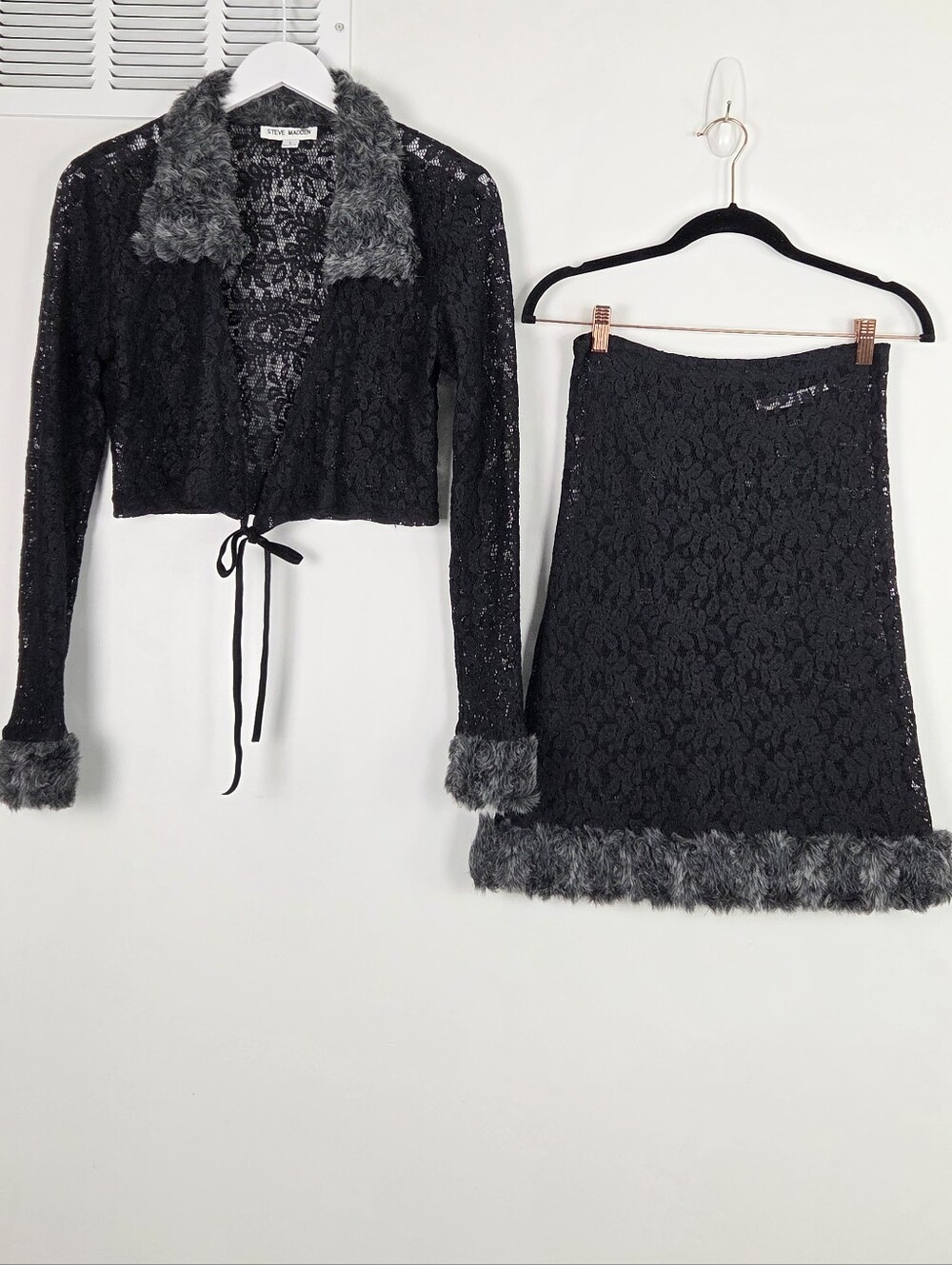 Steve Madden Vintage S Two Piece Set Black Lace Top & Skirt With Faux Fur USA